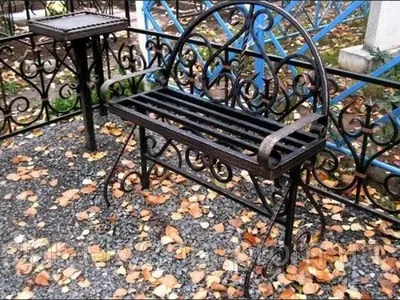 Столик на кладбище: фото и цены. Купить железный кованый стол на могилу из  металла в Москве