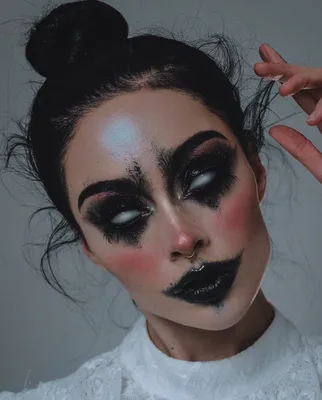 Самый страшный макияж для Хэллоуина: топ-15 идей из Instagram