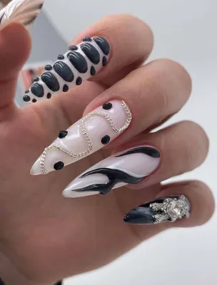 Manicureland - Cuccio UA - 💎 Как надежно закрепить стразы на ногтях? 💎  Какой же Новый Год без страз? Сохраняйте себе 4 способа, как закрепить  стразы на ногтях, и пусть ваш праздничный