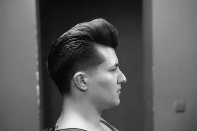 Помпадур (Pompadour) — мужская стрижка | FIRM Barbershop