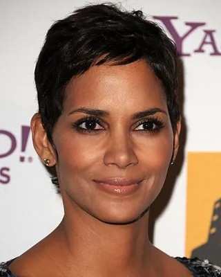 Halle Berry Rocks Hollywood's Hottest New Haircut | Halle berry hairstyles,  Hair cuts, Halle berry