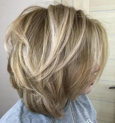 Stylish haircuts for fine hair, giving volume #giving #haircuts #stylish  #volume | Choppy bob hairstyles, Medium hair styles, Medium length hair  styles