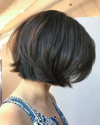 Объемное каре: с челкой и удлинением (фото) | Short hair fringe, Short hair  styles, Glamorous hair