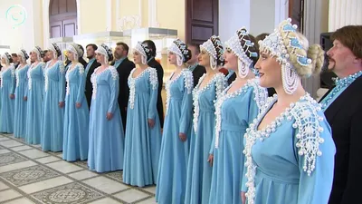 Сценические костюмы Сибирского русского народного хора представили на  выставке в Краеведческом музее - YouTube