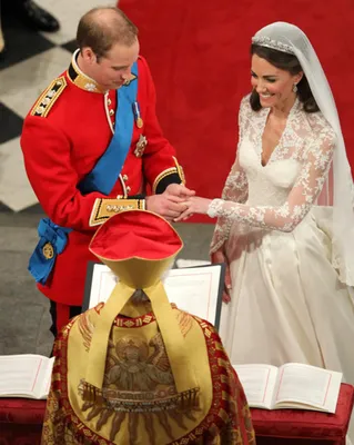 Самые роскошные свадебные кольца: украшения Миддлтон, Маркл и других жен  принцев
