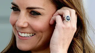 Герцогиня не носит помолвочное кольцо. В чем причина?