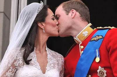Помолвочное кольцо Кейт Миддлтон признано самым популярным свадебным  ювелирным изделием - Ежедневная Кейт