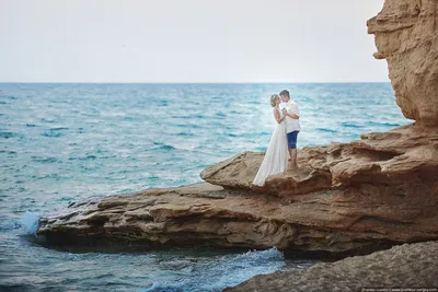 Свадебная фотосессия у моря в Крыму. Мыс Фиолент и пляж Кача.