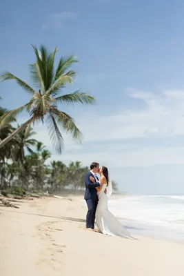 Свадебная фотосессия на пляже Макао в честь годовщины свадьбы
