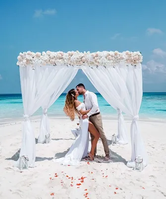 Фото у моря | Церемония на пляже, Пляжные свадебные фотографии, Свадьба на  море