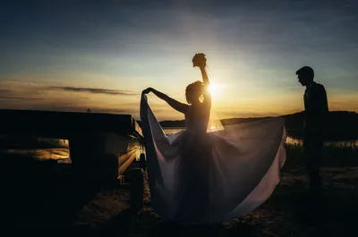 Силуэтная свадебная съемка на закате от свадебный фотограф Краснодар -  Свадебный фотограф Краснодар