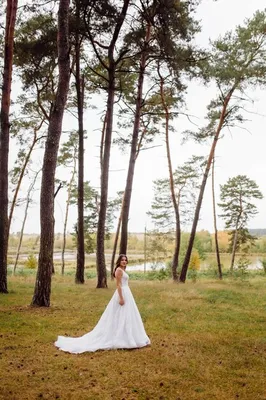 bride, свадебные фотографии с дымом, свадебная фотосессия в лесу, свадебные  фото с дымовыми шашками, идея фото на свадьбу с дымом, свадебная фотосессия  - The-wedding.ru