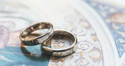 Обручальные кольца с необычным бриллиантом MAGNETIC на заказ из белого и  желтого золота, серебра, платины или своего металла