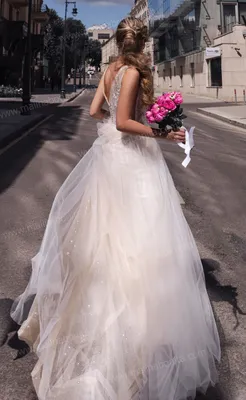 Простое свадебное платье блестящее Infanta Яра — купить в Москве - Свадебный  ТЦ Вега
