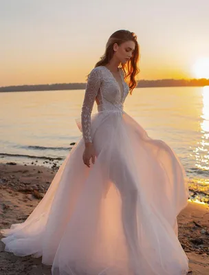 Сияющее свадебное платье с прозрачной юбкой купить в Москве