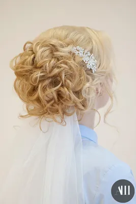 Прямые распущенные волосы на свадьбу - 68 фото