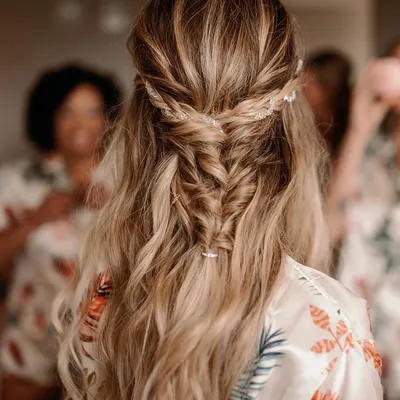 Свадебные прически на длинные волосы — красивые укладки на длинные волосы  для невесты на свадьбу в 2024 году