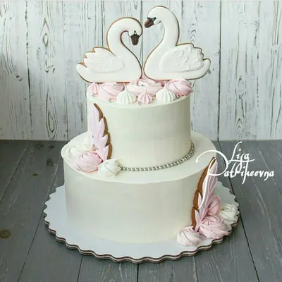 Свадебный торт с лебедями № 8 - «СладкоЕШЬко» - Кафе-кондитерская