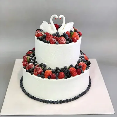 Одноярусный свадебный торт «С лебедями»