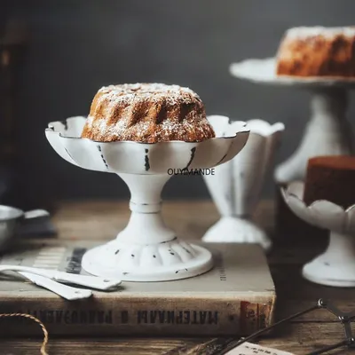 Свадебный торт с фигурками молодоженов и цветами СВ29 на заказ в Киеве ❤  Кондитерская Mr. Sweet