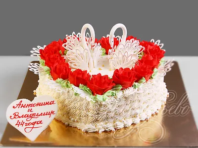 Торт Сердце с лебедями 30042320 стоимостью 3 910 рублей - торты на заказ  ПРЕМИУМ-класса от КП «Алтуфьево»
