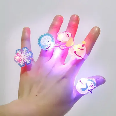 Купить новогоднее светящееся кольцо в интернет-магазине в Москве
