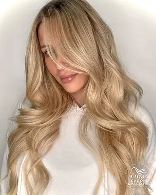 anglomania.com.ua - hair /her/ волосы blond(e) /blɑːnd/ светлый цвет волос  blondie /ˈblɑːn.di/ блондинка (неформальное) platinum blonde /ˌplæt.nəm  ˈblɑːnd/ платиновая блондинка (почти белые волосы) flaxen /ˈflæk.sən/  оттенок блонда (светло желтый, цвет ...