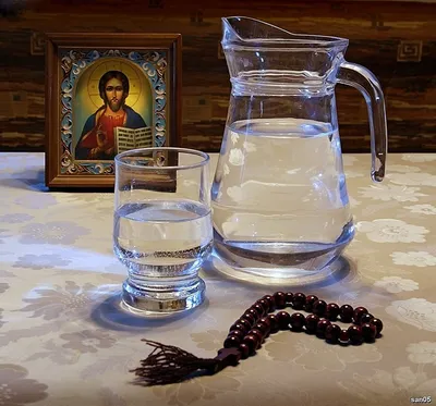 Правда ли, что святая вода исцеляет и не тухнет - KP.RU