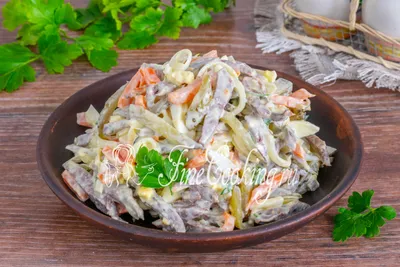 Салат из свиного сердца с маринованным луком рецепт фото пошагово и видео -  1000.menu