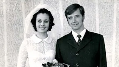 Мама бы одобрила: 51-летний сын Любови Полищук женился на настоящей  красавице (фото)