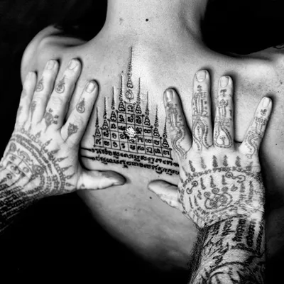 Tattoo Studio Carisma - Сак Янт или Сак Янь - тату-форма, разработанная  древними тайскими мистиками. «Сак» на тайском языке означает татуировку /  татуировку, в то время как «Янт» - это тайское произношение