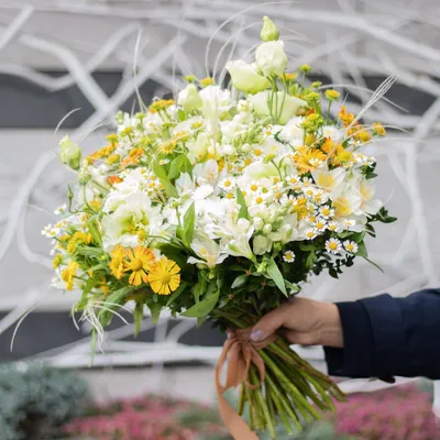 Букет из 7 веточек ромашек (танацетума) - Доставкой цветов в Москве! 42134  товаров! Цены от 487 руб. Цветы Тут