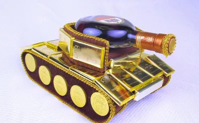 Суровый танк из конфет - подарок для мужского праздника :: SYL.ru