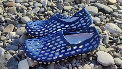 Как я обувь для купания на пляжах с круглой галькой в Лазаревском выбирала.  Что из этого вышло и что купила себе и мужу. Ассортимент, цены | НА СВОИХ  ДВОИХ - Алёна И