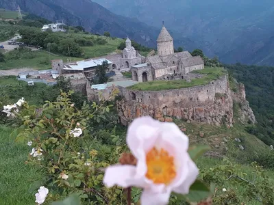 Монастырь Татев, Армения. Армянский монастырский комплекс конца IX-начала Х  веков в Сюникской области Армении. Является частью крупного… | Instagram
