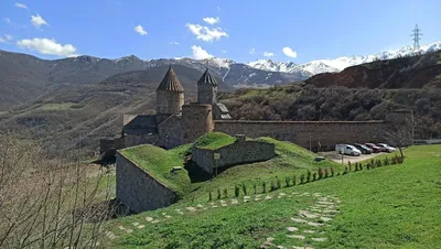 Татев - монастырь 4 века в Зангезуре - древнем Сюнике.