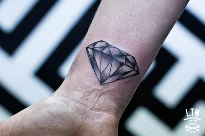 Татуировка бриллиант: идеи и техника нанесения - tattopic.ru