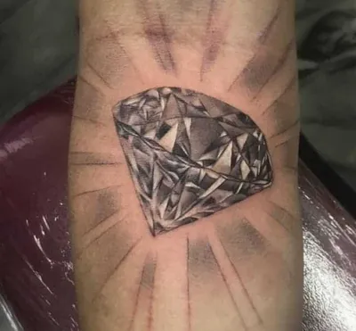 Фото татуировки Алмаз с короной - (612898)