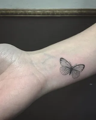 Татуировки бабочки для девушек: выбор, символика и уход - tattopic.ru