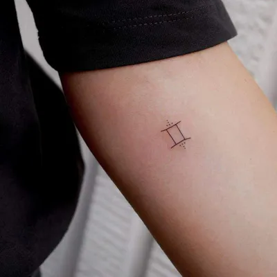 Фото созвездие близнецы тату 12.07.2019 №023 - constellation twins tattoo -  tattoo-photo.ru - tattoo-photo.ru