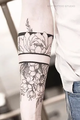 50 Фото] Татуировка Браслет на Руке: цветы, узоры, надпись, космос |  TattooAssist
