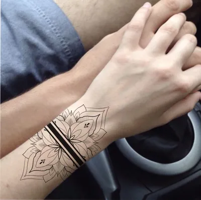 Graphical bracelet tattoo sketch . Эскиз браслет на руку, графика | Тату  вокруг кисти, Мамочкины татуировки, Татуировки на ногах