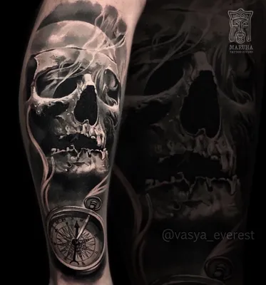 Татуировка череп и компас | Tattoos, Tattoo studio, Skull tattoo