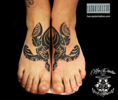 Морская черепаха в племенном стиле татуировки маори черно-белый эскиз или  логотип | Премиум векторы