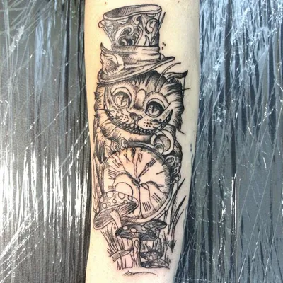 Татуировка мужская нью скул на голени Чеширский Кот 7027 | Art of Pain
