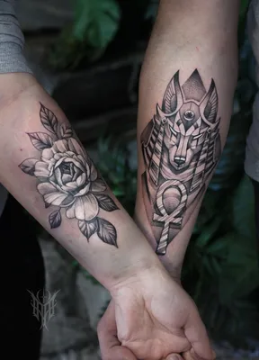 NikaStipnekTATTOO - Автор Mazalova_tattoo Парные тату – модный тренд, с  помощью которого два человека хотят показать свою любовь, верность,  общность интересов. Особое изображение может стать талисманом пары  влюбленных, супругов, давно живущих вместе,