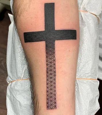 Татуировки креста для мужчин, значение, разные варианты дизайна | Cross  tattoo designs, Wrist tattoos for guys, Cross tattoo for men