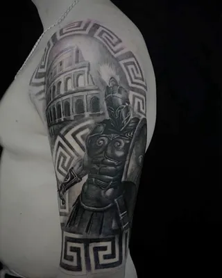 Фото татуировка гладиатор на плече сделать в тату салоне в Москве по низкой  цене