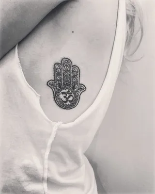 Tattoo uploaded by Вадим • Татуировка - рука Фатимы или Хамса. Татуировка  выполнена по слегка доработанному эскизу, одним сеансом, мастером Вадимом.  Студия художественной татуировки и пирсинга EVO. www.evotattoo.ru.  Тел/WhatsApp: 8(925)5143553 #тату ...