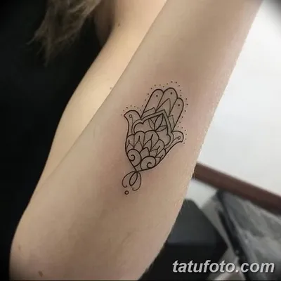 Small hamsa | Hamsa tattoo design, Tattoo designs for women, Tattoos